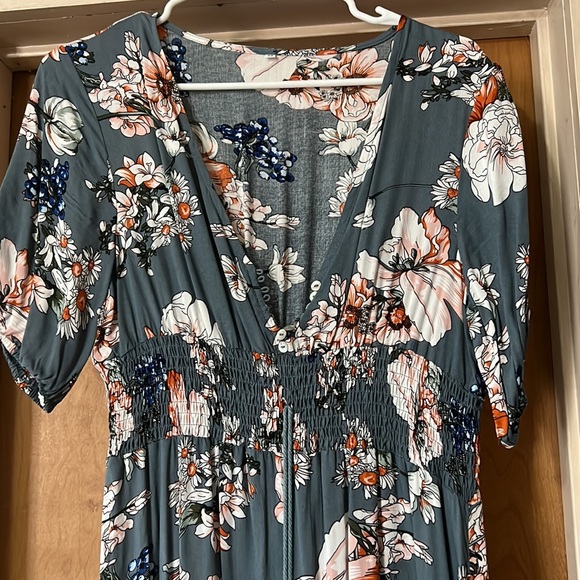 Dress - Picture 2 of 2